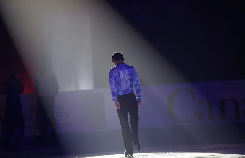 lagaia9's tweet photo. Tuesday? Mmmm for sure today must be  #WalkwaysWednesday! 😜
#羽生結弦
#HANYUYUZURU https://t.co/WZS7DcPcb4