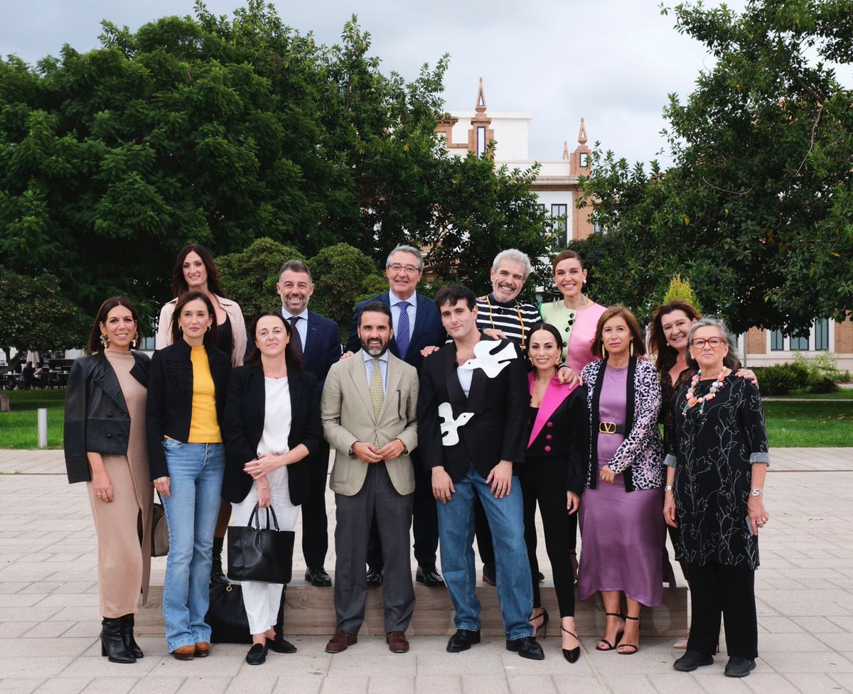 MalagaDeModa's tweet photo. Hoy arranca @MaestrosCostura desde Málaga. En esta edición nos esperan muchas sorpresas. Veremos a algunos diseñadores reconocidos de la provincia. Desde @diputacionMLG seguimos tejiendo redes para nuestros adheridos.
@Francissalado @esperanzagonz72
#Malagademoda https://t.co/OdrGqzCUAc
