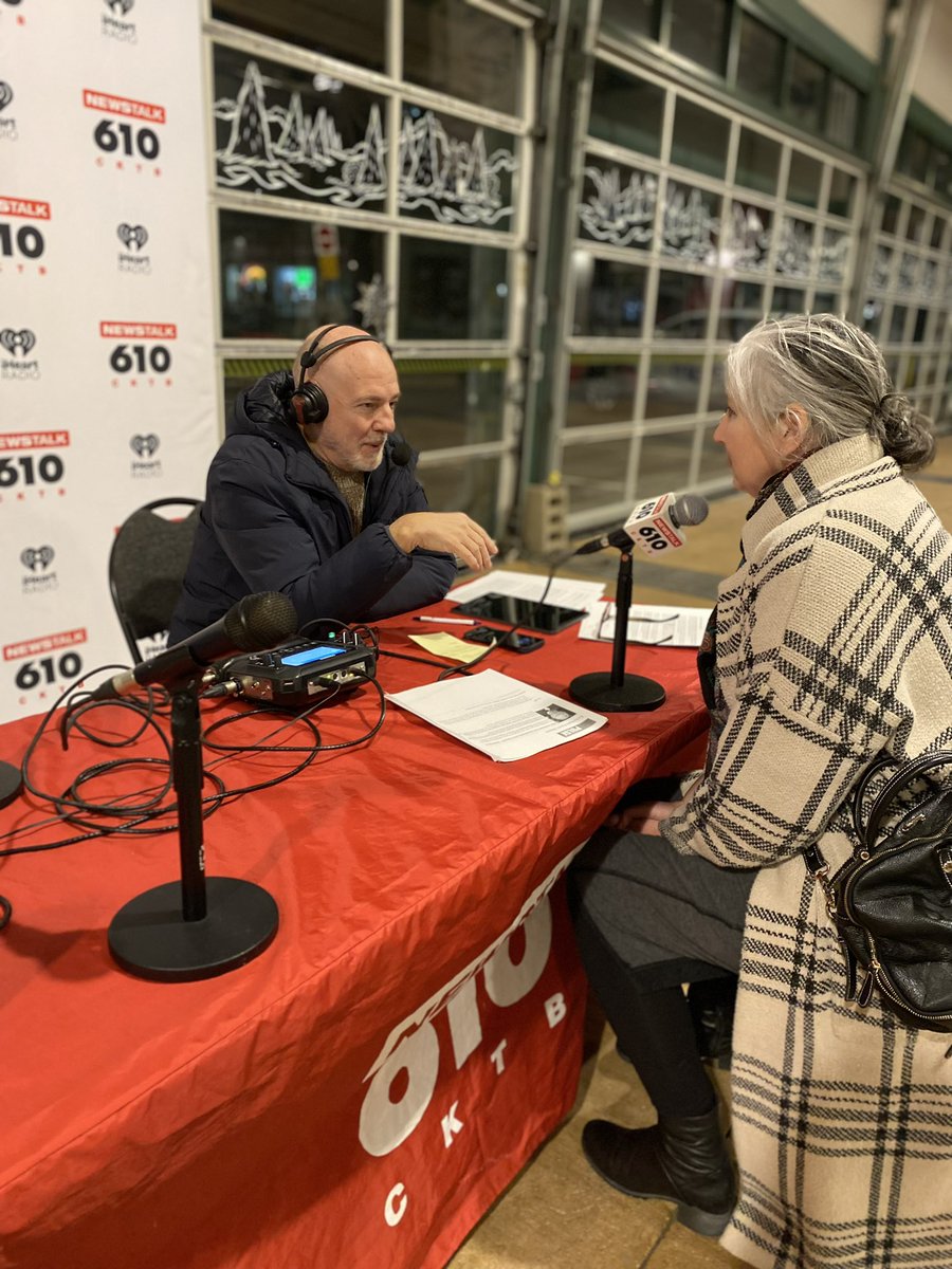 610CKTB's tweet image. ON LOCATION | Tim Denis speaks with Carrie Porter of @communitycarest about the myths of the housing crisis at the market square for #ToqueTuesday .

#OurCommunityCares #PreventHomelessness
