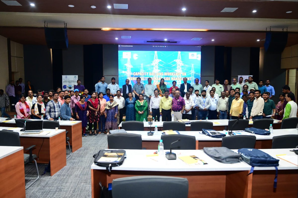 aeicpcei's tweet photo. Capacity building workshop on Municipal Demand Side Management organised at BMC Hall in presence of Mayor, Bhubaneswar by EIC(Electricity) with support of BEE.Discussion was held about several initiatives to increase the energy saving capacity in the city #MuDSM @beeindiadigital https://t.co/NVSe8jYZly