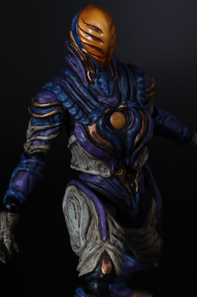 虚空怪獣グリーザ第二形態(可動キット) 15000円 こちらもフィギュ