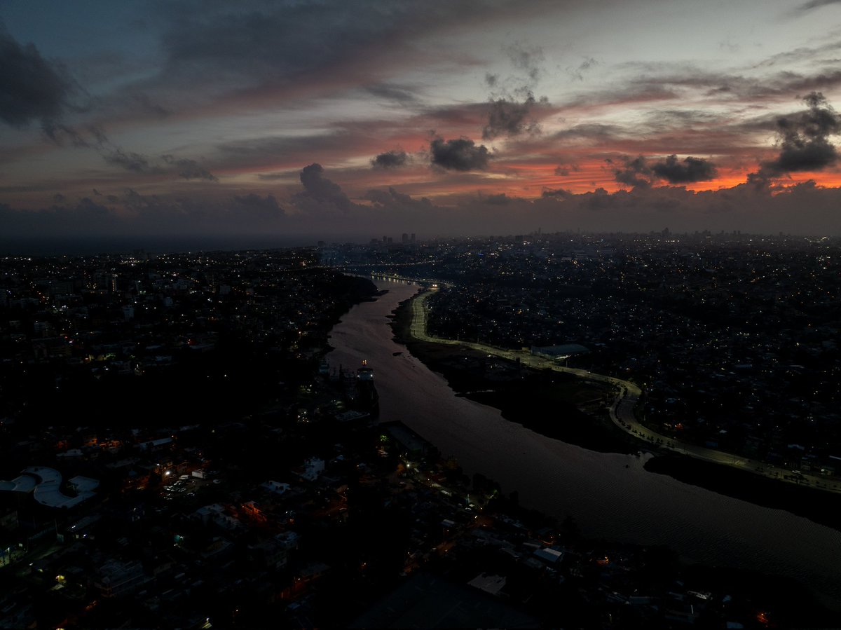 warchiefx's tweet photo. Hay atardeceres, y luego está el atardecer de ayer 😍
#WCX042 #rdporloalto #dominicanrepublic #republicadominicana #dji #river #sunset #skylovers #sky #skyphotography #skyporn #djimavic3 #djiglobal #djishots #techdronerd https://t.co/vz9ja8vOrB