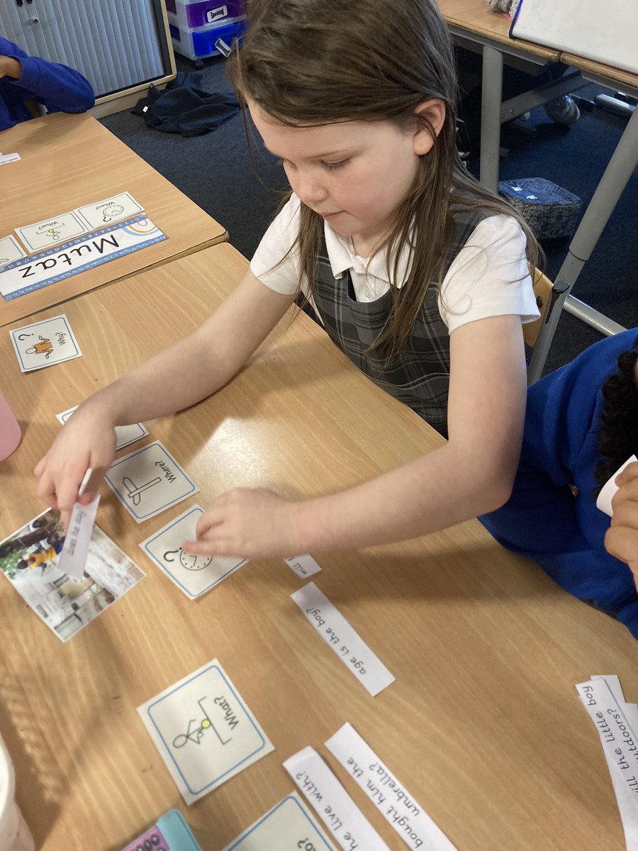MissH_Saracen's tweet photo. Answering, creating and exploring questions this morning in P3/4 🤔✏️ @saracenprimary @literacyfor_ALL @LouiseBallant10 #WriteOnTrack https://t.co/oyLlkmk6zq