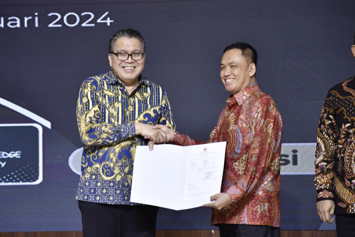 KPPU's tweet photo. Jakarta (6/2) - Ketua Komisi Pengawas Persaingan Usaha (KPPU) M. Fanshurullah Asa menghadiri kegiatan Entry Meeting Pemeriksaan atas Laporan Keuangan Kementerian/Lembaga Tahun Anggaran 2023 di Gedung BPK Jakarta. Turut hadir pula Anggota KPPU Budi Joyo Santoso dan Sekretaris Jenderal Charles Pandji Dewanto.