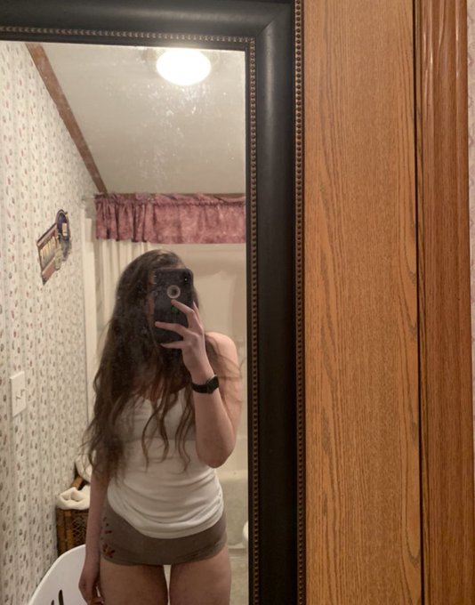 Goodmorning 😈 https://t.co/Ewki4UgJV2