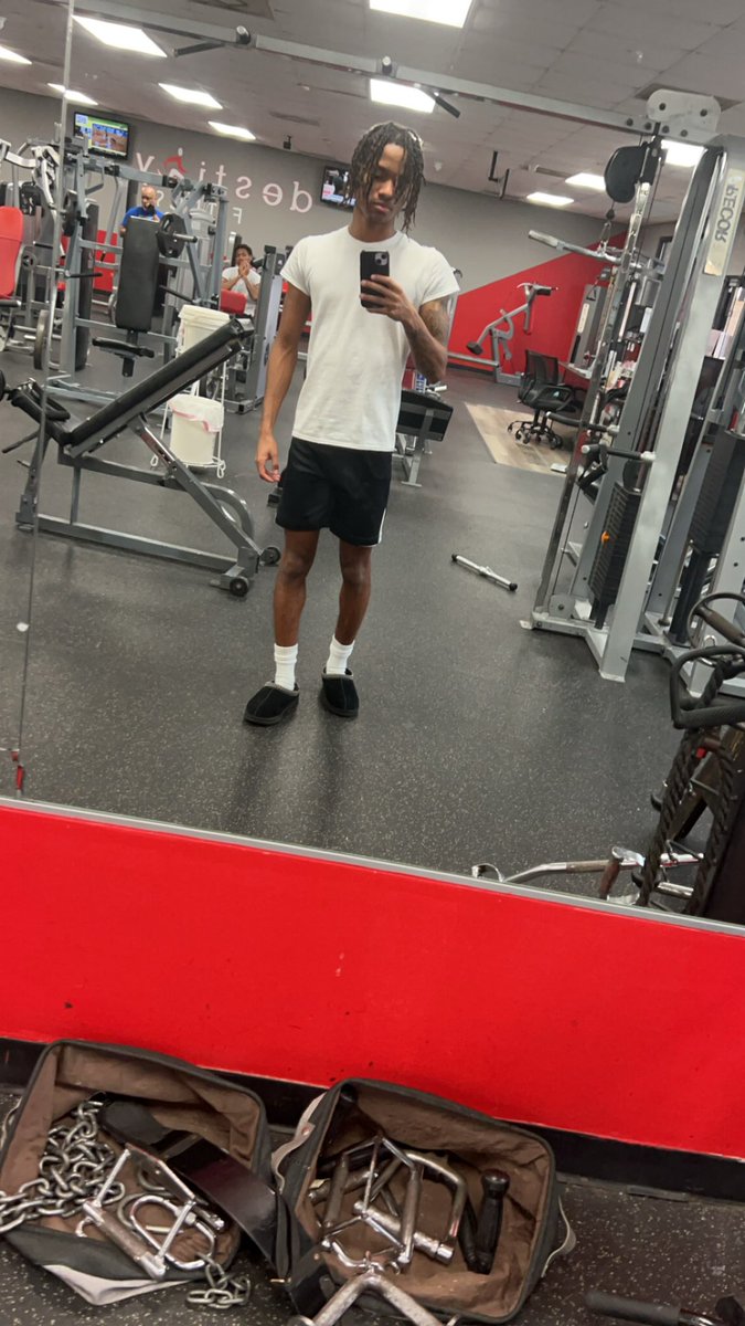 joshuadennis007's tweet photo. When Uncle killed us morning of Christmas π @Caleb0nt0p #Grind #Uncommitted #cb #grinddontstop #destinyfitness #Fortvalley #georgia #cincy #football #co24 https://t.co/TkKSCnyDUr
