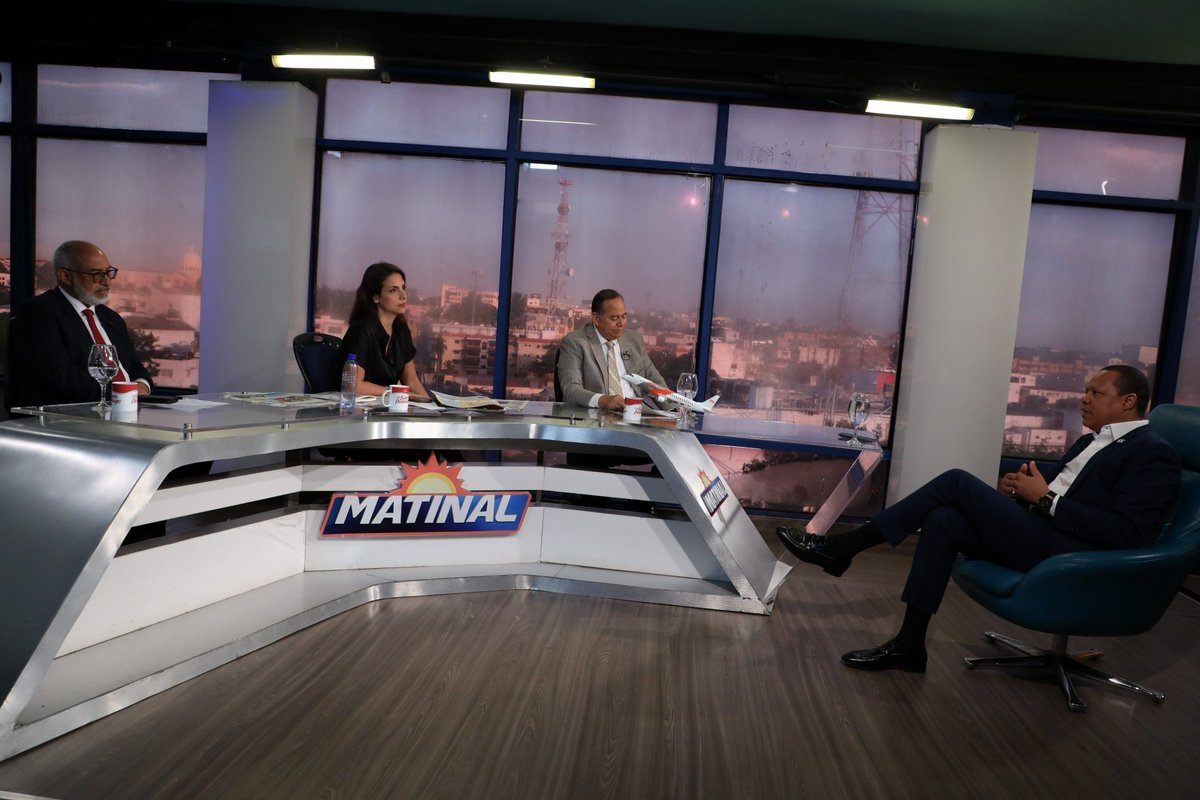 ProConsumidorRD's tweet photo. Estamos en vivo en el programa #Matinal5 por @TelemicroHD canal 5.

El Dr. @AlcantaraEddy habla sobre temas importantes en favor de los consumidores. 

#ProConsumidorEnLosMedios https://t.co/pEmjqaHy6V