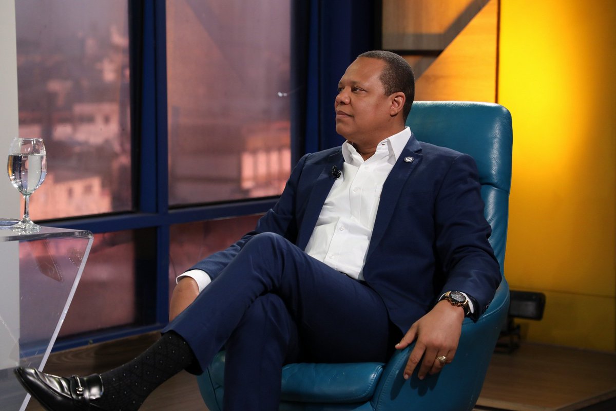 ProConsumidorRD's tweet photo. Estamos en vivo en el programa #Matinal5 por @TelemicroHD canal 5.

El Dr. @AlcantaraEddy habla sobre temas importantes en favor de los consumidores. 

#ProConsumidorEnLosMedios https://t.co/pEmjqaHy6V