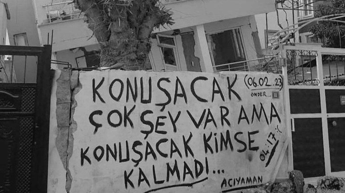 kelamatolyesi's tweet photo. 06.02.2023
Bazıları küs uyudu,
ne de olsa sabah barışırız diye.. https://t.co/RlUt58jcw7