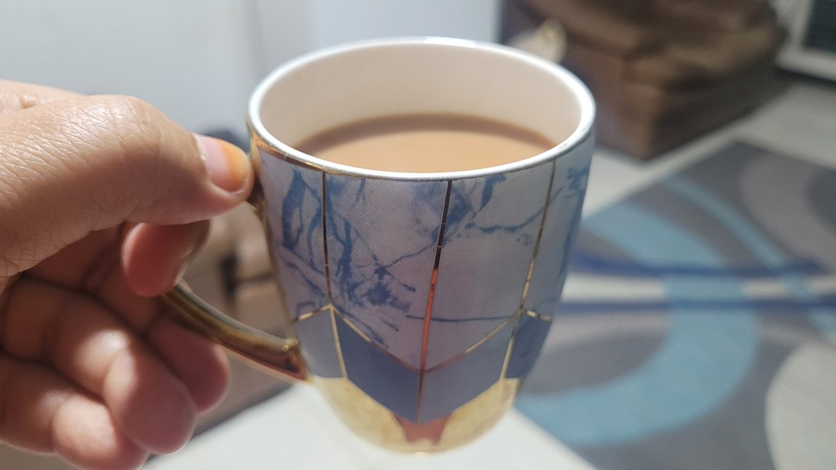 sshastry_c's tweet image. Chalo ..

Palak #pakode khaathe hein,
#Chai peethe hein 
Our #life thoda interesting banaathe hein