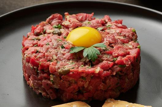 RosesxHermes's tweet image. Au risque de passer pour la facho du jour : ça c’est ma France au fourneau.