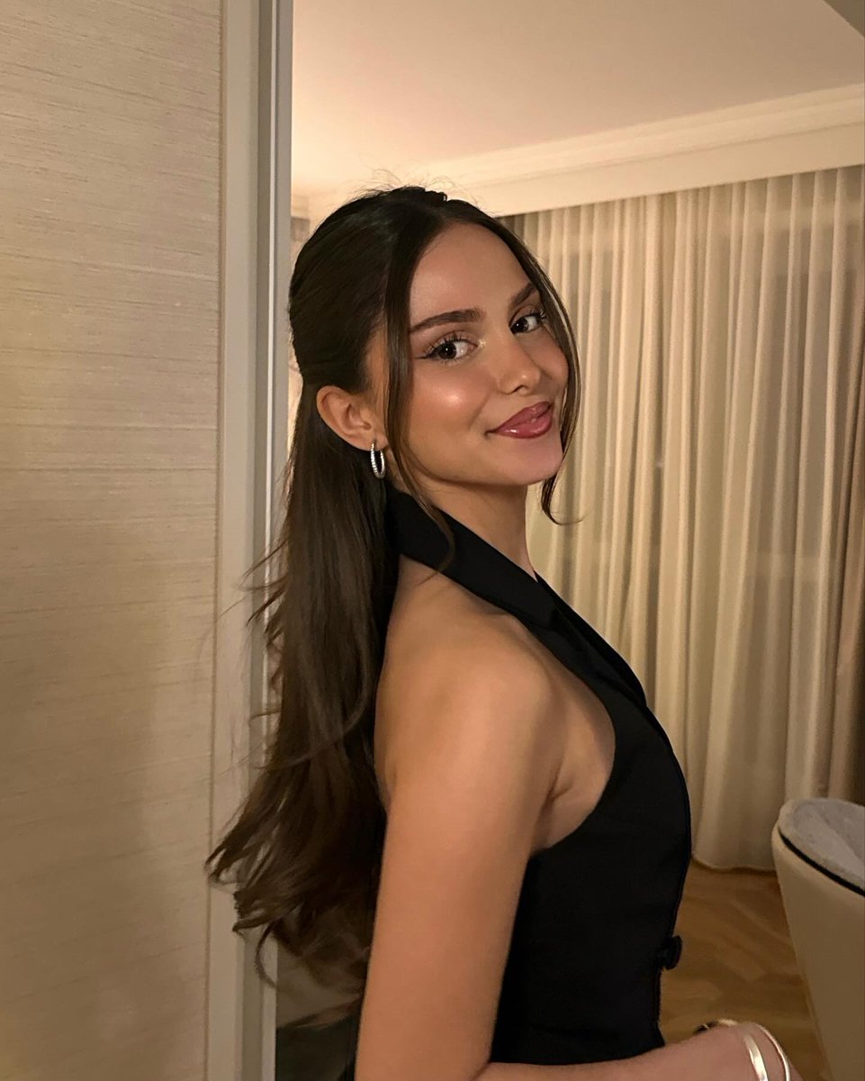 celeb_trust's tweet photo. Andrea Subotic, a #Montenegrin #singer, #YouTuber, and #TikTok sensation, is widely known for her engaging lip-sync and skit performances showcased on her TikTok account, andrea_subotic.

Know more about Andrea Subotic on #CelebTrust
https://t.co/zolz453oPJ

#andreasubotic https://t.co/PBOiVVPvBx