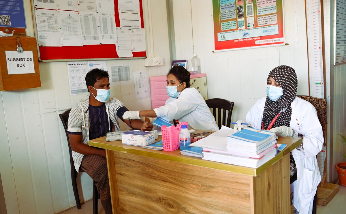 👨‍⚕️Scaling up care
💉Vaccination
📚Health Education
🤝Collaboration with partners

👆 All things that community health workers are doing to keep #Rohingya refugees healthy and reduce the risk of winter-related illnesses during the colder months.
#RefugeeHealth