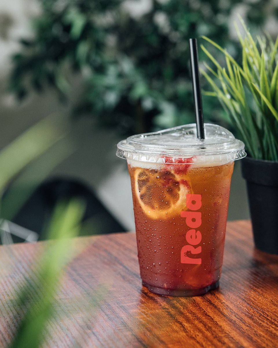 ruang_reda's tweet photo. TEH YUJA RASPBERRY—— teh bru-sejuk, bersama campuran buah yuzu dalam perapan madu, dengan tambahan pati raspberry; minuman penyegar, alternatif kepada kopi & cokelat.
#kopireda #redacoffee #kopishahalam
#tehyujaraspberry #yuzu #yujatea https://t.co/MJ74yRTfi2