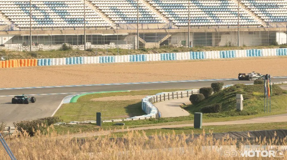 SirLewisLane's tweet photo. 初日はメルセデスはハミルトン、アストンマーティンはアロンソが走行 #Jerez #PirelliTest

[📸：@SoyMotor] https://t.co/eaiBXcTw6T