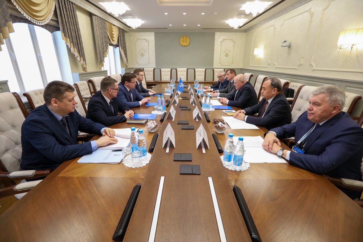 cis_time's tweet photo. ⚡️  Наблюдатели от СНГ ознакомились с состоянием законности в ходе избирательной кампании в Беларуси.

https://t.co/UoY5mKLa4s https://t.co/TXdh4fihpw
