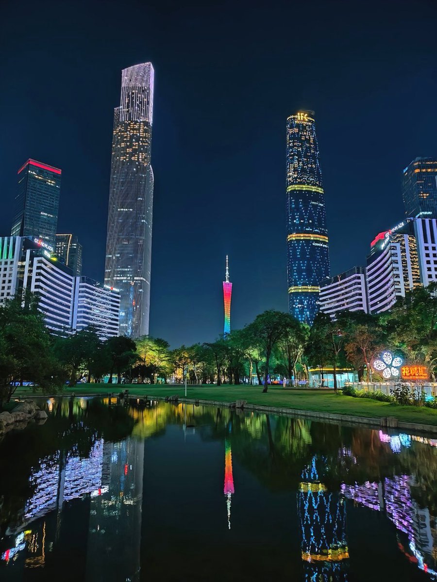 ChanJoe18's tweet photo. Night in Guangzhou https://t.co/W3ONL9s8Zl