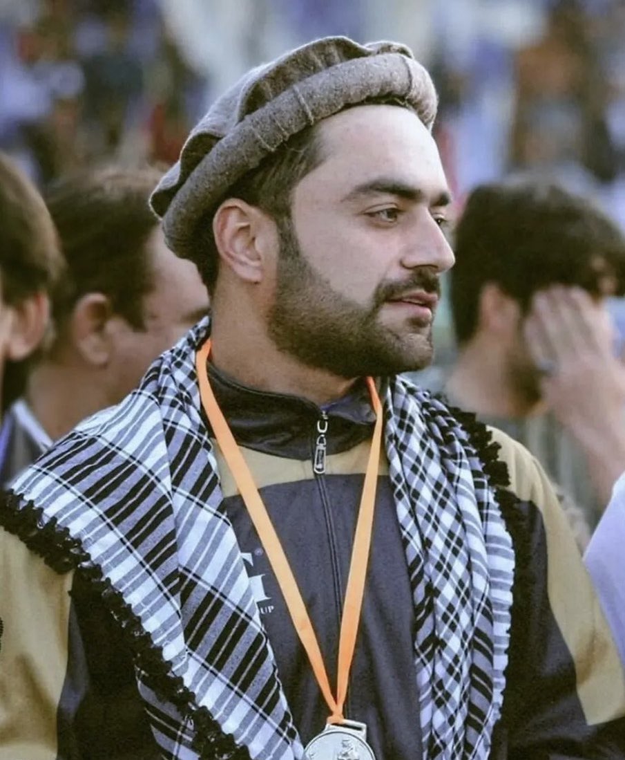 realRabiaSadat's tweet photo. روز ملی پکول مبارک! 🇦🇫

#Afghanistan #Pakol #Culture https://t.co/RabjhITwUJ