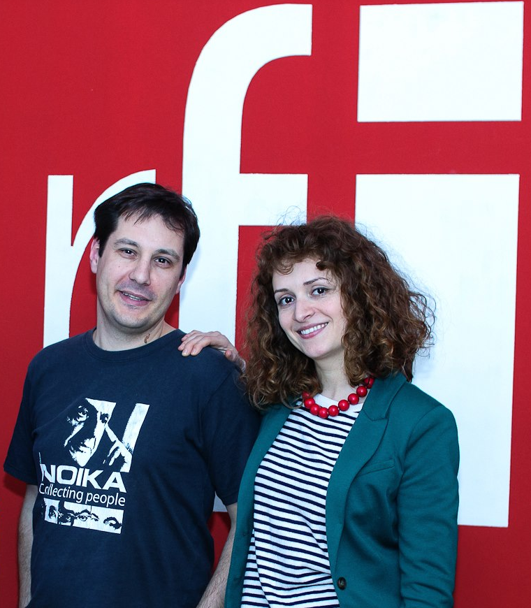 ValentinPanduru's tweet photo. În martie se vor face 11 ani de când am făcut fotografia asta. Ar fi timpul pentru una nouă. Miercuri, de la 16:30 în RFI360, Cristiana Bucureci ne prezintă "Dreaming in Collages", o realizare a primei comunități a artiștilor români de colaje. #colaj #arta #expozitie https://t.co/dGlIA5FPeA