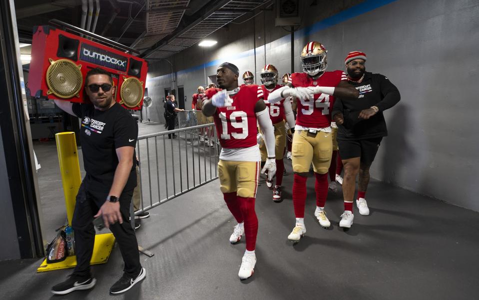 Nick Kray started the 49ers' tradition of entering the field with a Bumpboxx stereo, and now Deebo Samuel and Trent Williams are the de facto DJs.
go.forbes.com/c/x52V