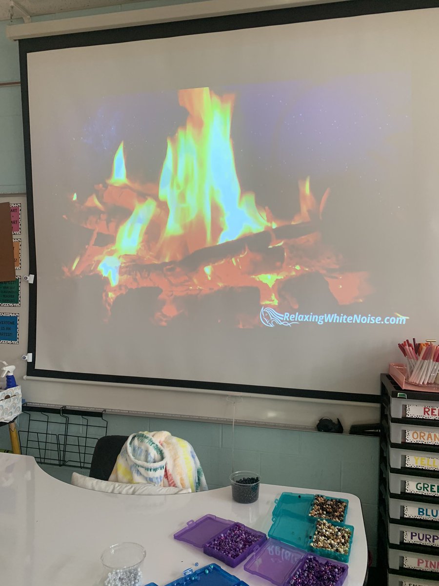 5th graders working on some collaborative cave art for our next display! #ilbsd13 #leadlikeajaguar