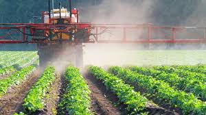 La lectura del mensaje oculto: Detrás de las manifestaciones están las 4 industrias del agronegocio para seguir vendiendo pesticidas en Europa. 
Socialistas y conservadores harán el paripé, pero están llenos de políticos cobardes, la ultraderecha lo sabe.