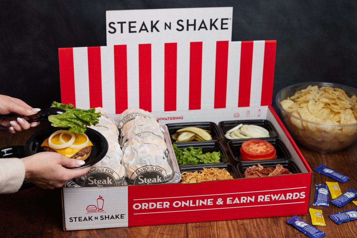 Gear up for this weekend’s super big 🏈game with Steak ‘n Shake Catering 🍔 to fuel all your festivities! Visit order.steaknshakecatering.com/to to order a Burger Bar box for delivery!