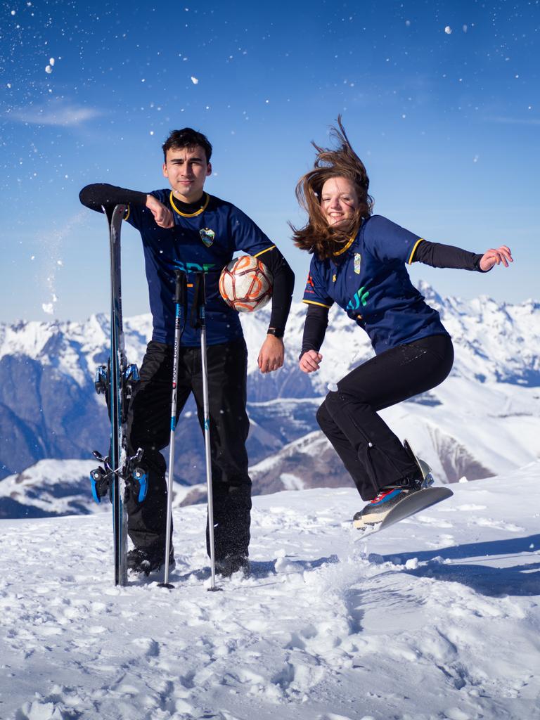 TFIEJ_2024's tweet photo. Le 23 mars, une avalanche de flow va débouler des montagnes. Avec Cléa Dubray et Victor Bolzer, @EJDGFC va tenter de garder la coupe à la maison ❄🏔
Crédit photo : Louise-Anne Sigaud https://t.co/t7HZRq6TPd