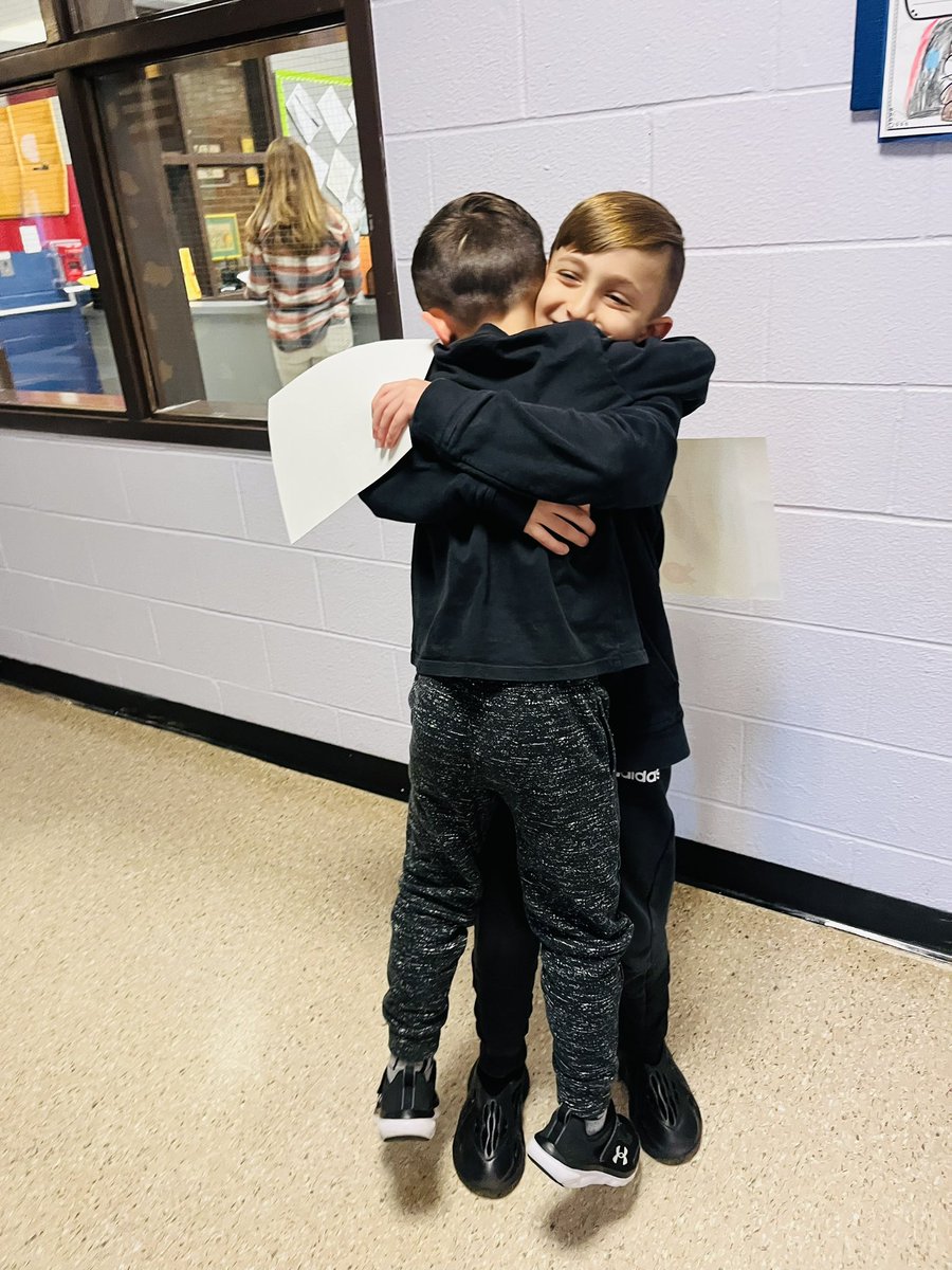 Love when Student of the Month runs in the family! ♥️🐾💙 #brothers #havingfuninroom1 @CCSPrincipal