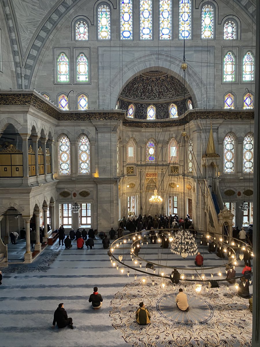 Miraç kandilimiz mübarek olsun. Rabbimden bu mübarek gecede edeceğimiz duaların, yapacağımız ibadetlerin kabul olmasını temenni ediyor, asrın felaketinin yıldönümünde kaybettiğimiz canlarımıza bir kez daha rahmet diliyorum. #MiraçKandili