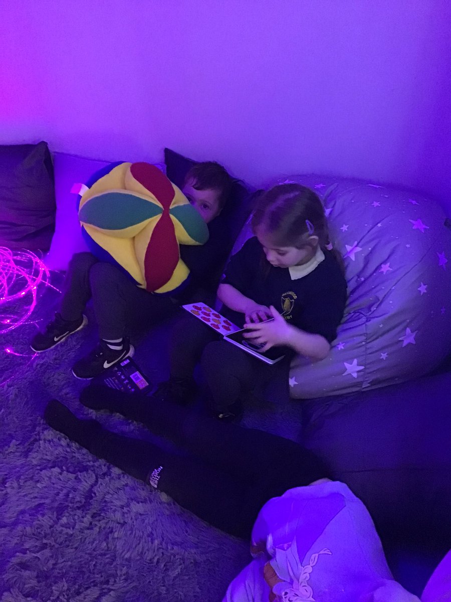 BroomwoodSchool's tweet photo. Nursery- Our children love our new ‘calm cave’ in our Nursery classroom. A place where children can come to relax, have some quiet time and reset whenever they need to✨ https://t.co/lk5tFfYfnp