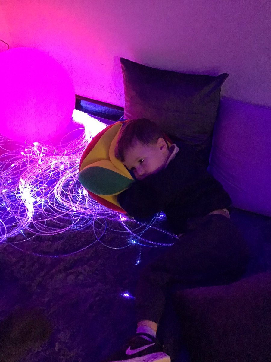 BroomwoodSchool's tweet photo. Nursery- Our children love our new ‘calm cave’ in our Nursery classroom. A place where children can come to relax, have some quiet time and reset whenever they need to✨ https://t.co/lk5tFfYfnp