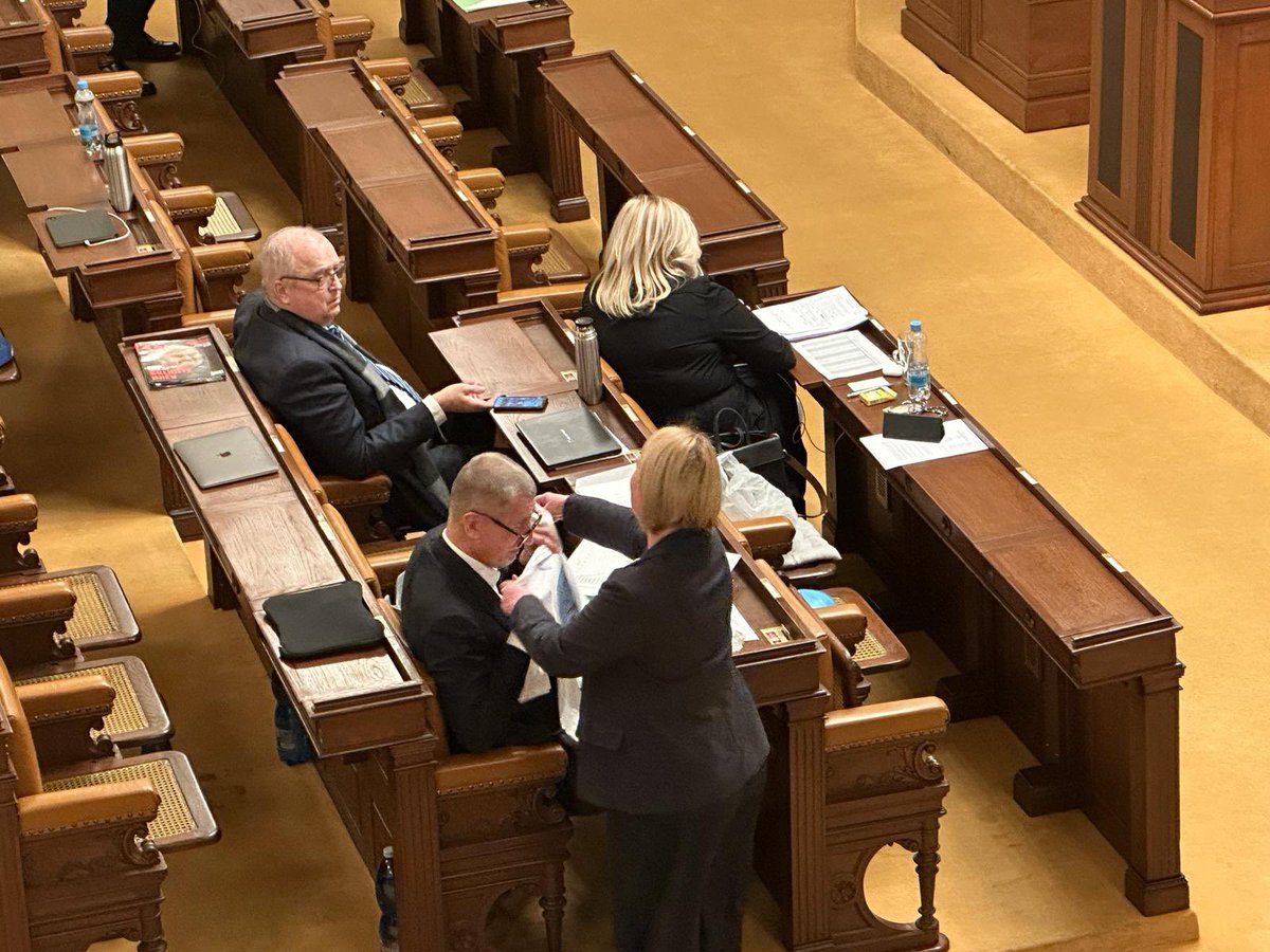jana_cernochova's tweet photo. Často od kolegů z ANO slýchám, že neví, kdo všechno bude používat F-35. Tak nejen pro ně - budou jí používat až na pár výjimek prakticky všichni. 🇨🇿❤️
Víte proč, pane předsedo @AndrejBabis? 
Protože F-35 je nejoblíbenější holka v alianci! 

Věřím, že Vám to bude můj osobní dárek připomínat.