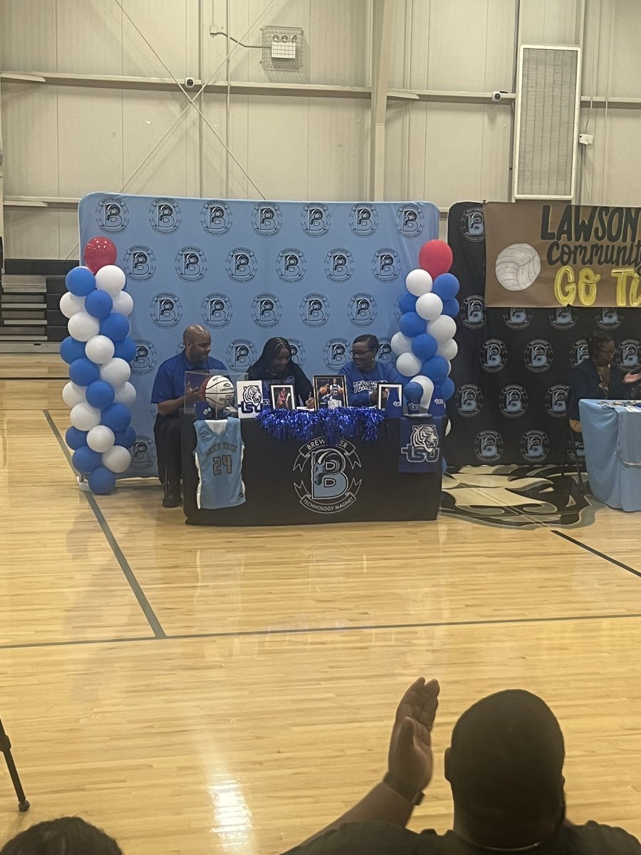 Congratulations <a href="/erinm_6_12/">Erin Martin</a> to signing to Tennessee State Women’s Basketball yesterday!! Such a proud and grateful moment to be apart you! Go be great <a href="/erinm_6_12/">Erin Martin</a>