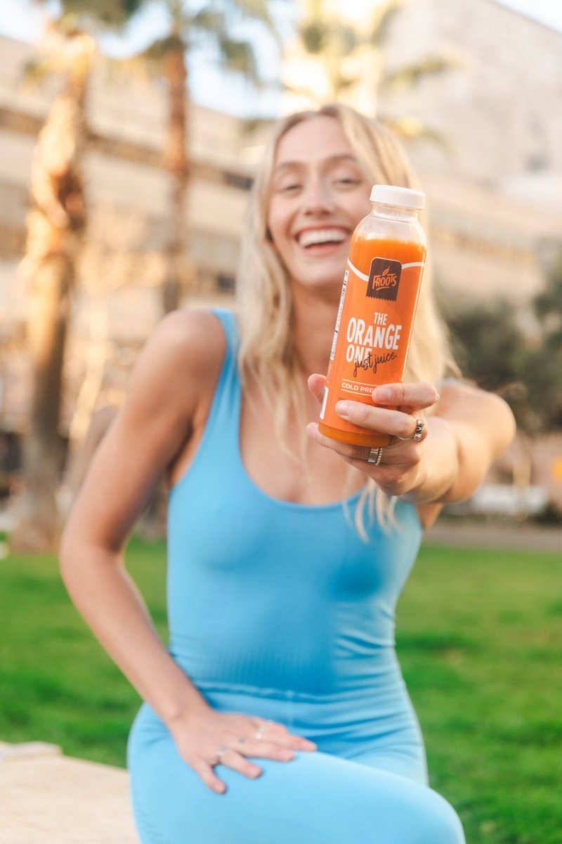 READ THIS IF YOU'RE HOSTING AN EVENT AT NFT NYC

This is for projects, communities, or anyone who likes to throw lit parties:

Froots will supply your events with FREE <a href="/frootsnft/">FROOTS 🧃</a>  juices, for all the people who are attending your event.

Our cold pressed juices can also be easily