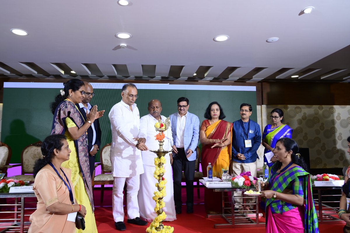 AyushmanNHA's tweet photo. Three #ABDM_Microsite in Mysuru, Belgavi and Udupi were launched at an event organised in Mysuru today.
The event was inaugurated by Shri. Dinesh Gundu Rao
Hon’ble Minister of H&FW, Govt of Karnataka. NHA & State Mission officials were among those present.
#100MicrositesProject https://t.co/4NYhAKkQE7