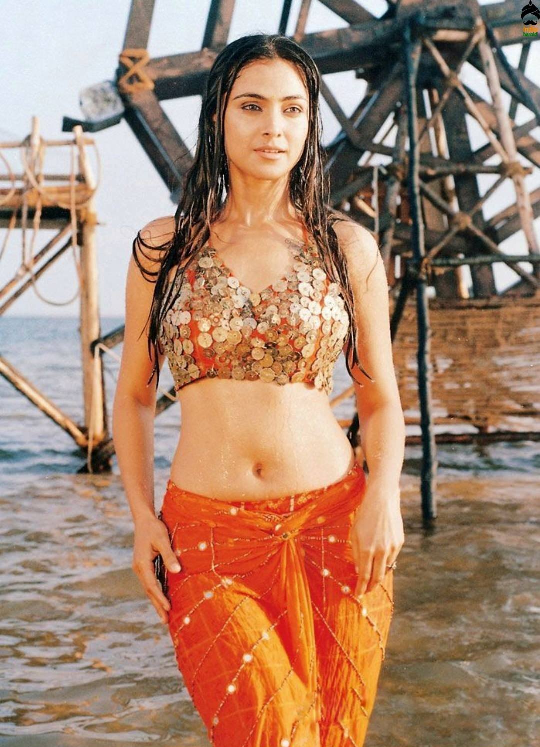 GFq3UsxWsAANlx-?format=jpg&name=large