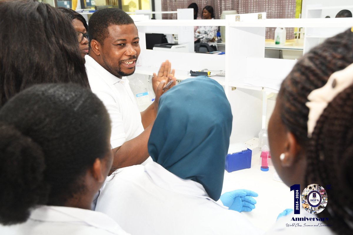 WACCBIP_UG's tweet image. #Day7 of #BIWA2024!
Participants are currently in the lab, conducting experiments on imaging through sample preparation. They will be using samples from cancer, trypanosomiasis, or malaria cell lines and observe them under a microscope.
#LabWork #Microscopy
#WACCBIPIS10