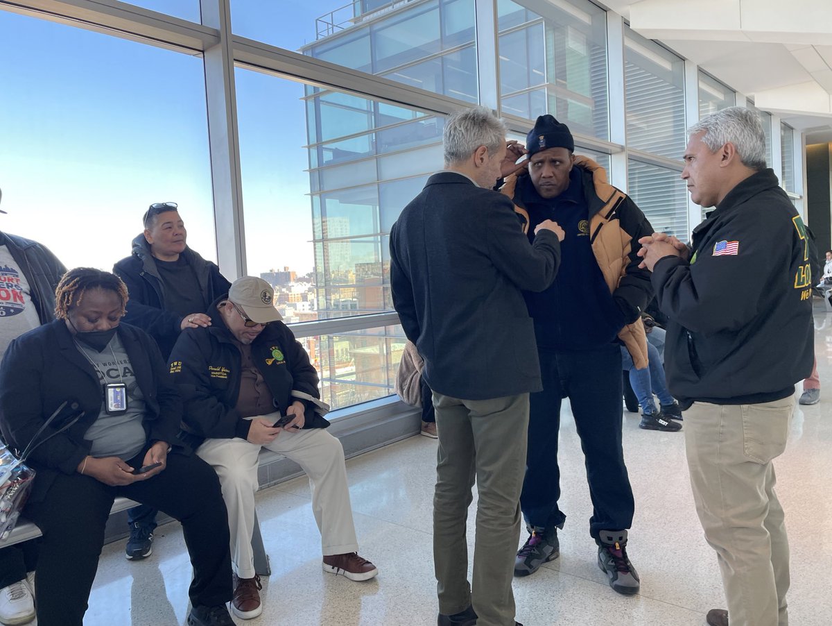 TWULocal100's tweet photo. TWU Local 100 out in full force - packing the courthouse to make sure justice is served for our fellow member who was brutally attacked while doing his job. Assaulting a Transit Workers will get you 7 years in jail. No compromise. #memberbuilt #memberstrong #memberdriven https://t.co/626YFBtVs6