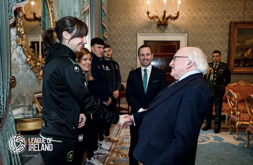 Karen D meets Michael D 🤝🟢⚫️ Captain Karen Duggan was invited to Áras an Uachtaráin today to meet President Michael D Higgins ahead of the President’s Cup! 🏆