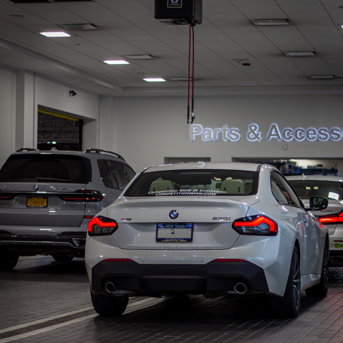 #TreadTuesday winter tire check😁❄️! Go the distance the rest of the winter with your blistering BMW, pull into our indoor Service Drive and utilize our talented staff for all of your needs and wants😉!