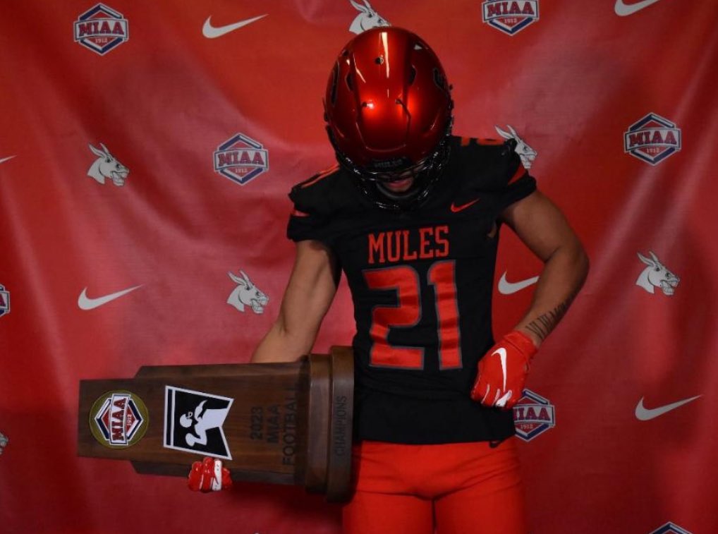 D’Ante Wells (@dantewells21) on Twitter photo Tomorrow I’ll be officially signing my NLI <a href="/12/">$</a>:45 at Park Hill South High School 🔴⚫️. #SnoutsOut <a href="/JonesgGreg/">Greg Jones, CSCS</a> <a href="/JoshLamberson/">Coach Lambo</a> Tomorrow I’ll be officially signing my NLI <a href="/12/">$</a>:45 at Park Hill South High School 🔴⚫️. #SnoutsOut <a href="/JonesgGreg/">Greg Jones, CSCS</a> <a href="/JoshLamberson/">Coach Lambo</a>