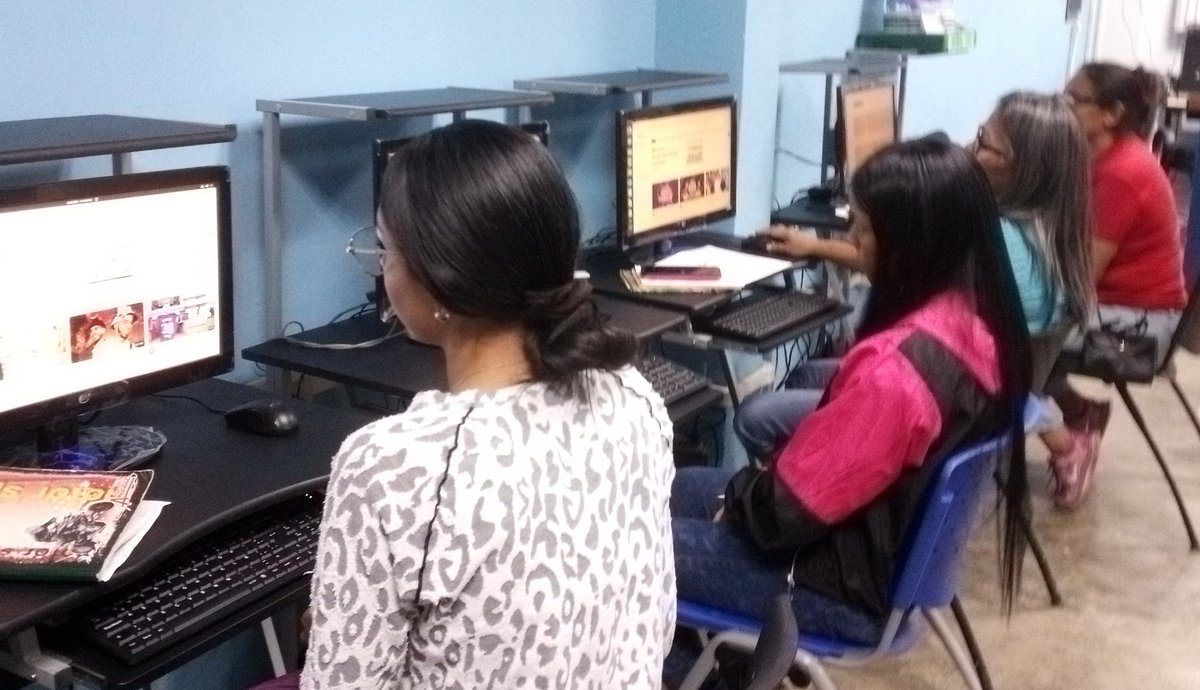 III Día de Jornada del Plan de Alfabetización Tecnológica #Comunal a los líderes y Jefe de #UBCH alianzas entre Alcaldía, Infocentro y <a href="/Fundabit_/">FundabitOficial</a>  @MPPEDUCACION
<a href="/_LaAvanzadora/">Yelitze Santaella</a>
<a href="/Dimary08/">D!mary_Anzola</a>
<a href="/cdcelara/">Centro de Desarrollo de la Calidad Educativa Lara</a>
<a href="/jaarreaza/">Jorge Arreaza M</a>
#JuntosPorLaPaz