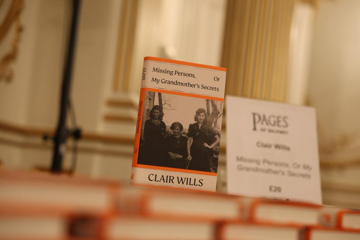 Ambassador Fraser last night welcomed author Clair Wills to the Embassy as she launched her new book 'Missing Persons, Or My Grandmother's Secrets'. Martina Evans moderated a discussion with Clair discussing some of the important themes explored in the book 📕