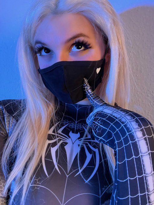 should i post this set today? 🤔 https://t.co/ya6rlpHBx5