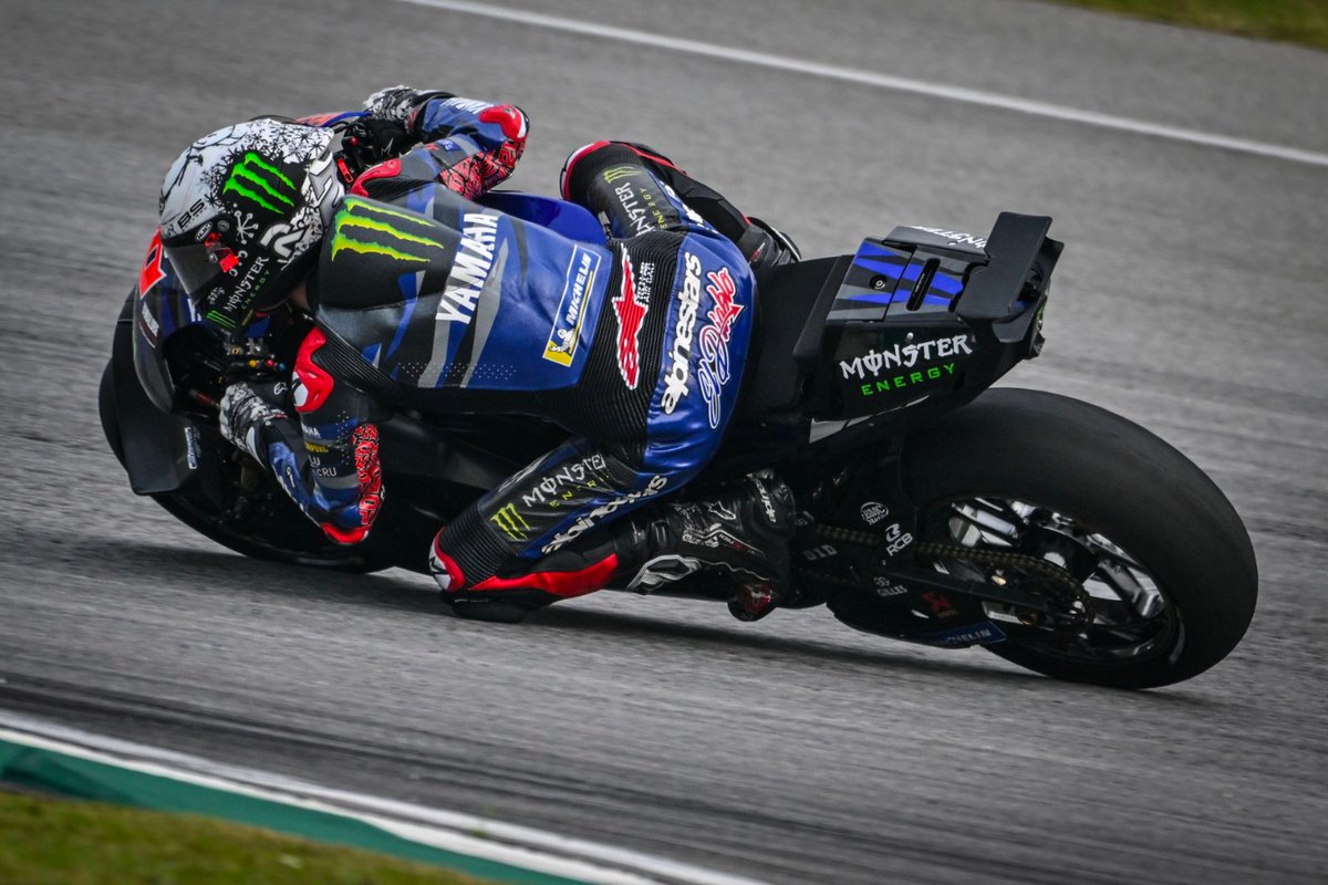 Tras el evento de lanzamiento de la temporada MEYM 2024, el equipo Monster Energy Yamaha MotoGP volvió a la acción hoy en el Circuito Internacional de Sepang, donde Quartararo y Rins finalizaron el primer día de test en la 3ª y 11ª posición respectivamente. 🏆🔥