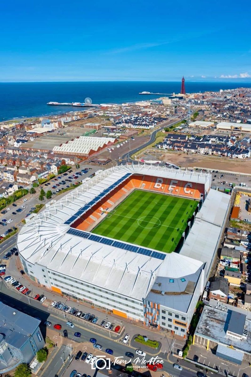 Any Blackpool fan that you might know going through a challenging time and who would maybe like a free ticket for Saturday’s game with Oxford - or a young person that deserves rewarding for good actions - pls send me a DM. Thank you #TangerineFamily & @TristanDreamT as always.🧡