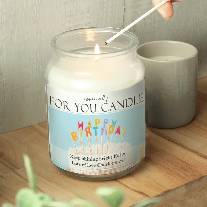 It's all about celebrating my son's birthday here today so I thought I'd show you this personalised scented candle in case you're looking for a birthday gift idea for someone special too🙂lilybluestore.com/products/perso…

#candles #scentedcandle #giftideas #birthday #personalised #MHHSBD