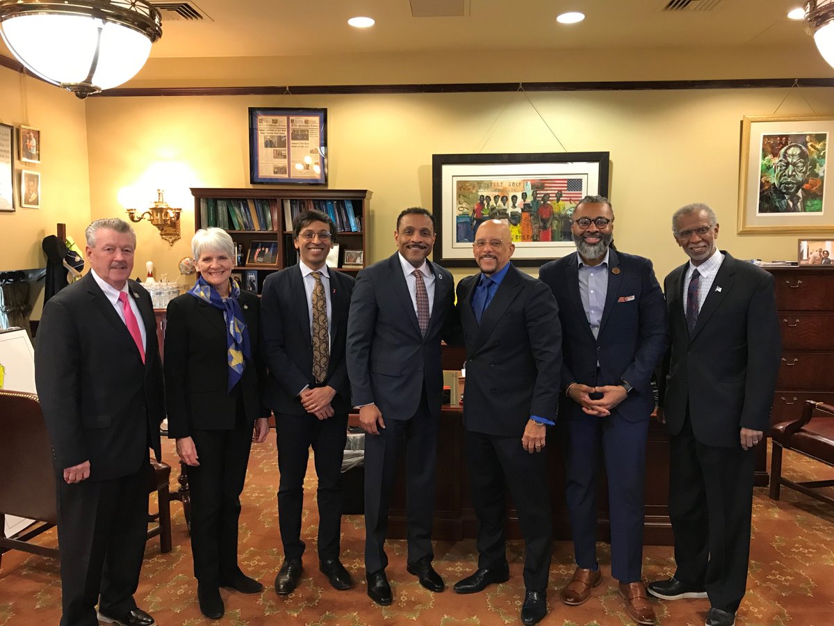 .@SenatorHughes was with Philly edu leaders @watlington_sr, @RLStreaterEsq and @pasenatedems ahead of Governor Shapiro’s budget address. They’re ready to work together to fix PA’s unconstitutional public education funding system & give all students a top quality, 21st education!