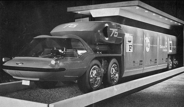 1964 General Motors Bison concept truck
Debuted at the 1964 Worlds Fair in #NewYorkCity, the Bison was to be the future of trucking.

It used two gas-turbine powered engines to produce electricity that ran the vehicle. Sadly, this innovative truck design was never produced #1960s